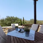 Fameliti Casa Torre * Stavríon