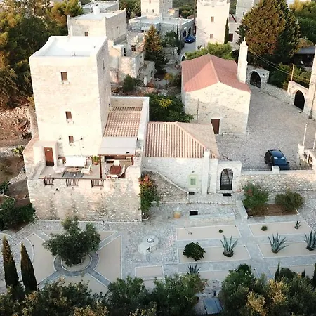 Fameliti Casa Torre בית נופש *