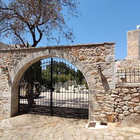 Fameliti Casa Torre - Historic Maniot Tower House Holiday home