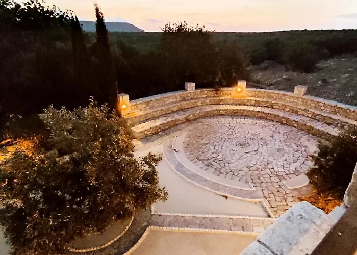 Fameliti Casa Torre Σταυρί